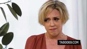 Hot milf stepmom Dee Williams helps her stepson to fuck his wife Kenna James