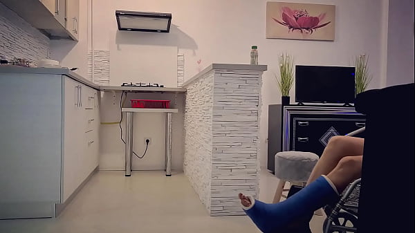 Slut with broken ankle in a wheelchair asked for my help, gave her a facial instead