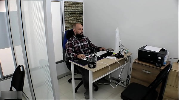 En una cita medica Doctor ayuda a su paciente a bajar su calentura – CUMFACE – Porno En Español