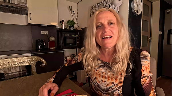 self fisted to orgasm at lunchtime