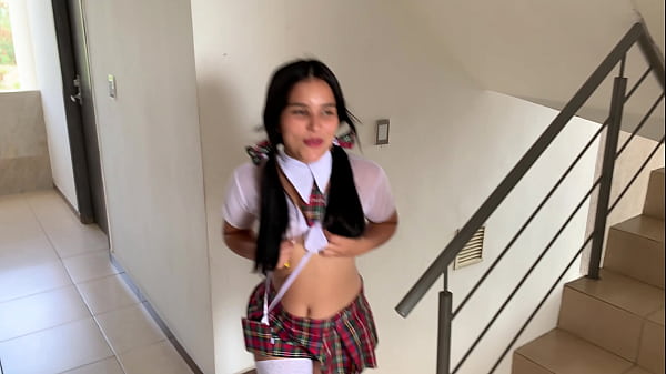 Un buen sexo anal con mi hermanastro mayor luego de ir a la escuela.