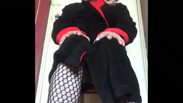 bisexual crossdresser wants for nothing more than your pee filling up his tube so he can swallow it part 1