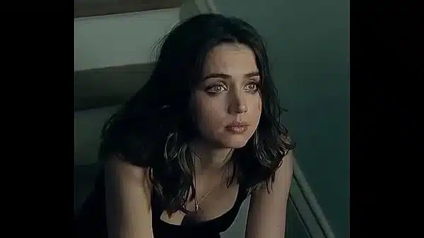 Mulheres de Touro – ANA DE ARMAS – Escada e Carro