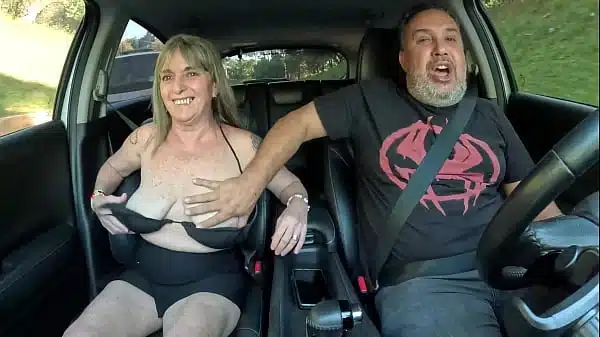 Nana Fontanelli a mãe de Julia Fontanelli entrou na carona e levou ferro e gozada dentro