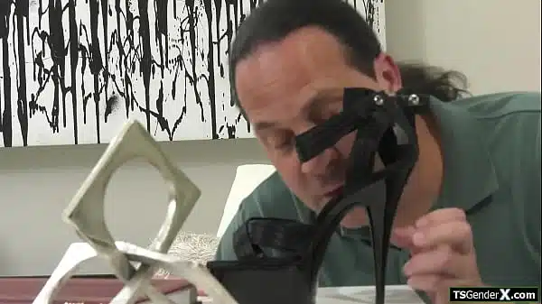 Tattooed tranny shrink Lena Moon helps guy with shoe fetish