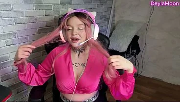 SHOCK! A real streamer forgot to turn off her live broadcast.